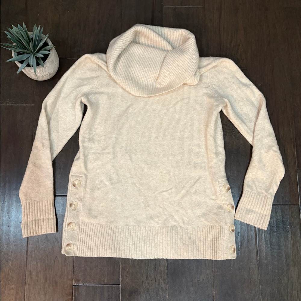 🌸 3/$25 LOFT | Women's Cream Turtleneck Sweater